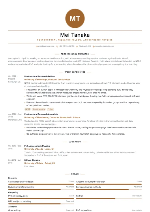 Modern Elegant CV template preview — a modern résumé layout