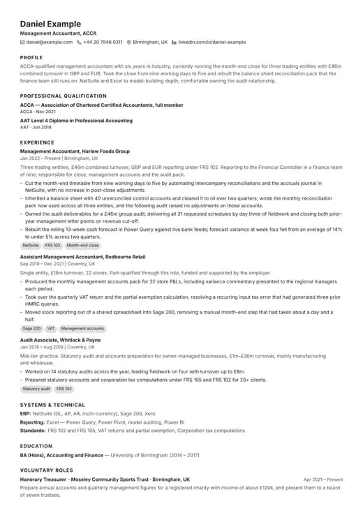 Simple Classic CV template preview — a classic résumé layout